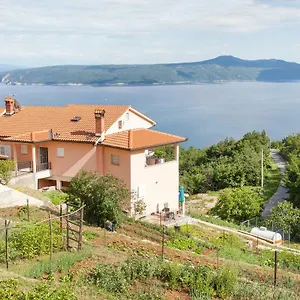 Apartman Sandra Rovini, Mošćenice
