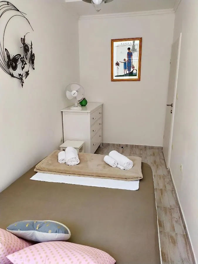 Apartment Appartements Dominique, With Private Terrace Supetarska Draga