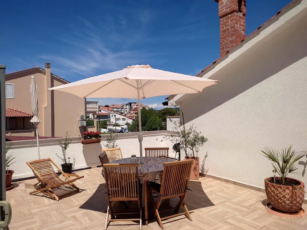 Apartment Appartements Dominique, With Private Terrace Supetarska Draga