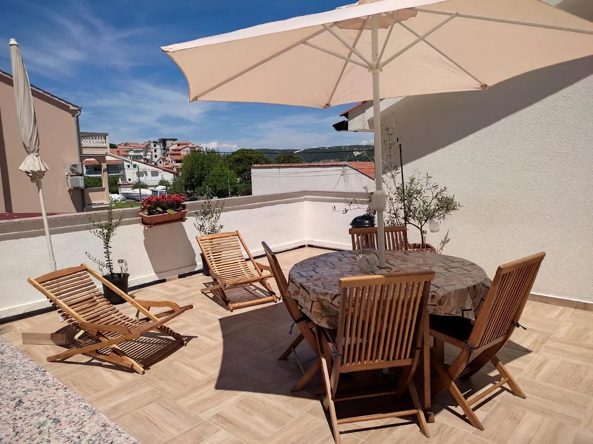 Appartements Dominique, With Private Terrace Supetarska Draga Croatia