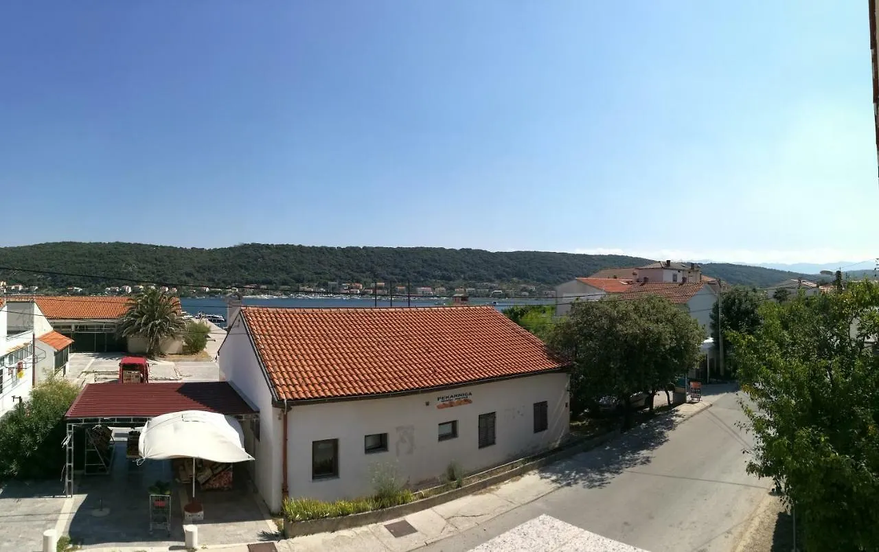 Appartements Dominique, With Private Terrace Supetarska Draga 0*,